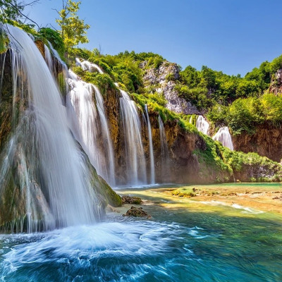 A hulló tavak földje