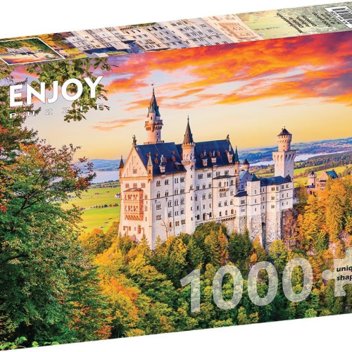 Castelul Neuschwanstein toamna în Germania