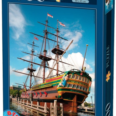 Historická plachetnica v Amsterdamu